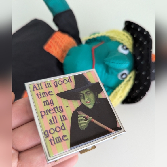 BUNDLE Wizard of Oz Wicked Witch Trinket Mirror Pill Box & Vtg Green Witch Decor - Picture 8 of 16